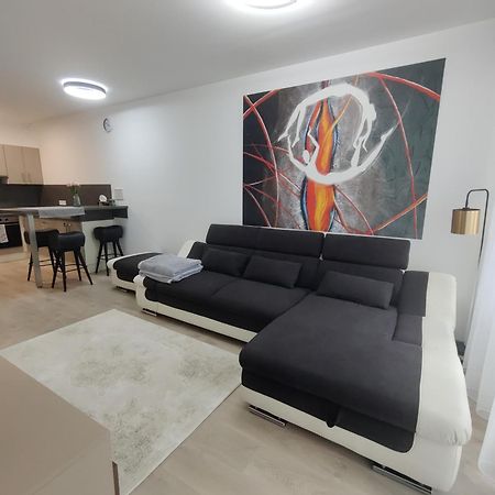 Belvaros Resort Apartman & Spa セーケシュフェヘールヴァール エクステリア 写真