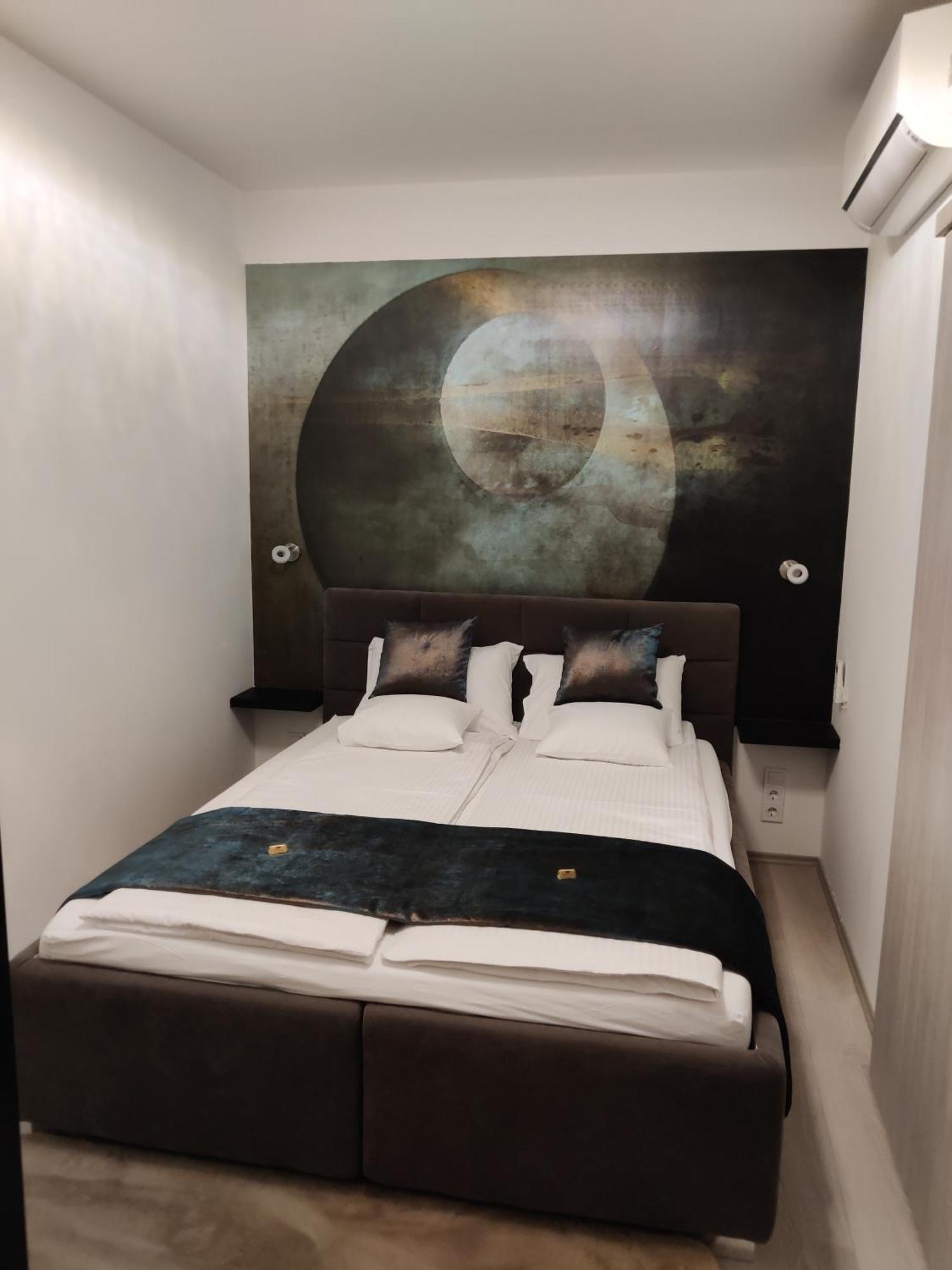 Belvaros Resort Apartman & Spa セーケシュフェヘールヴァール エクステリア 写真