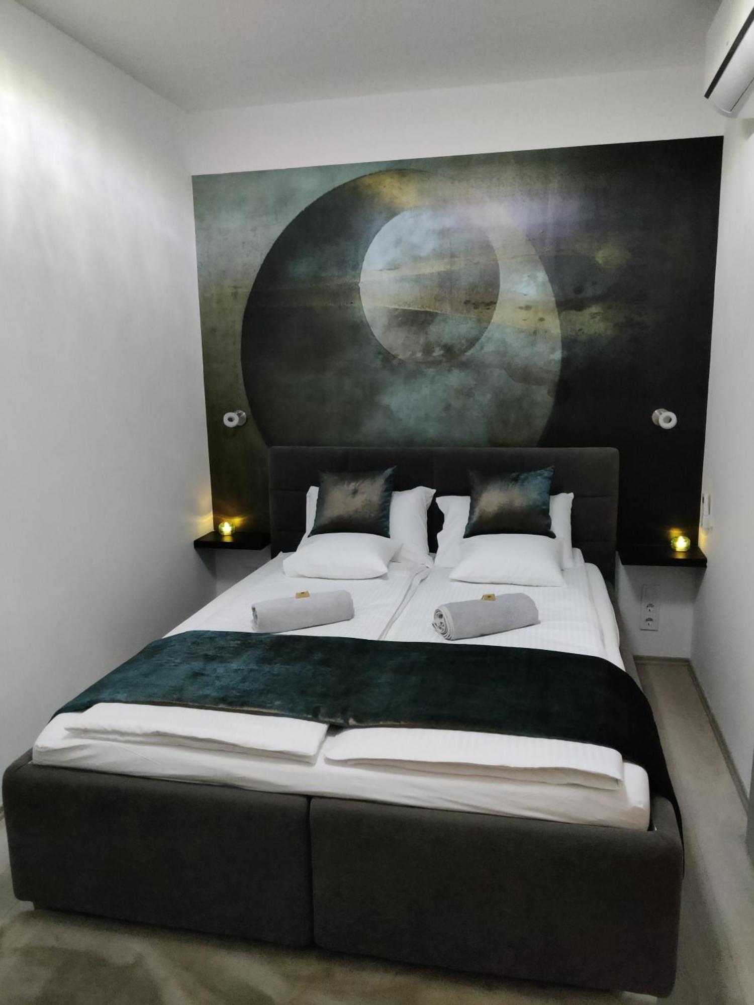 Belvaros Resort Apartman & Spa セーケシュフェヘールヴァール エクステリア 写真