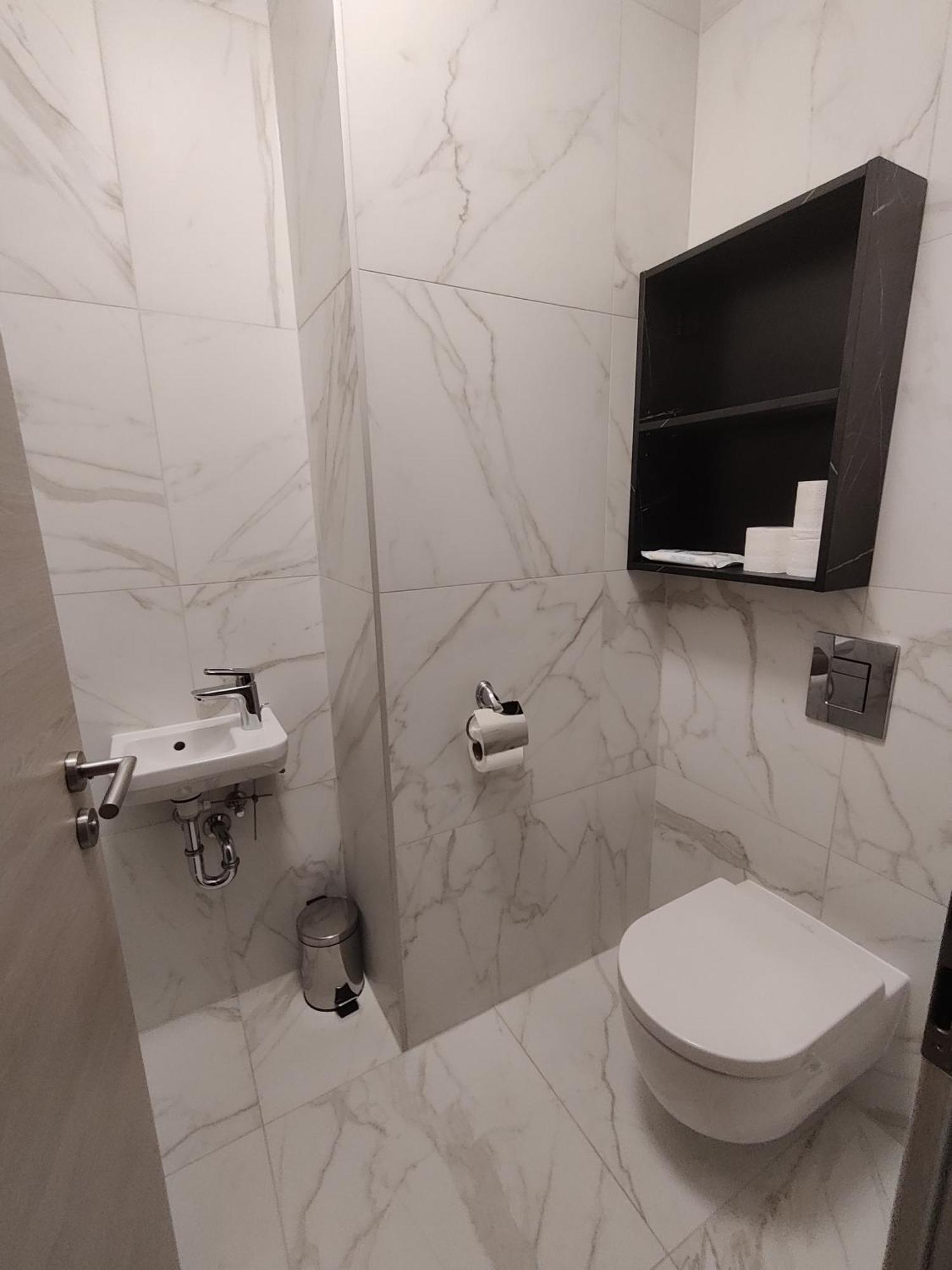 Belvaros Resort Apartman & Spa セーケシュフェヘールヴァール エクステリア 写真