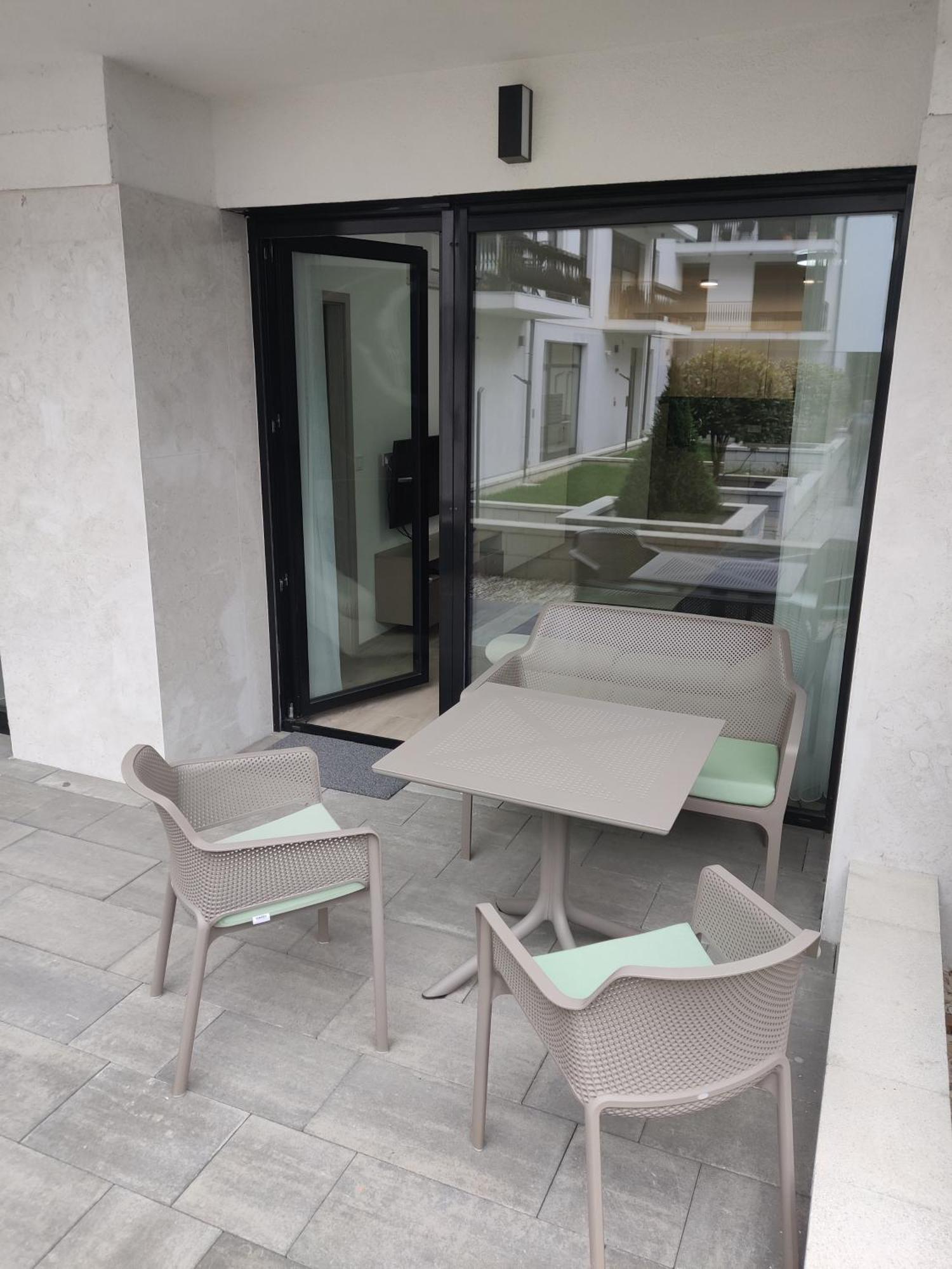 Belvaros Resort Apartman & Spa セーケシュフェヘールヴァール エクステリア 写真